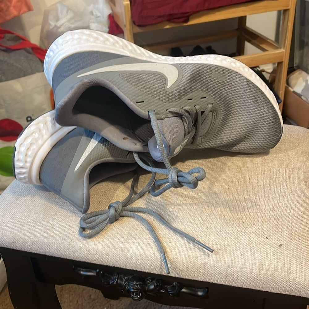 Gray Nike sneakers opened out of box (no box) but never worn size 7.5 - Picture 7 of 9